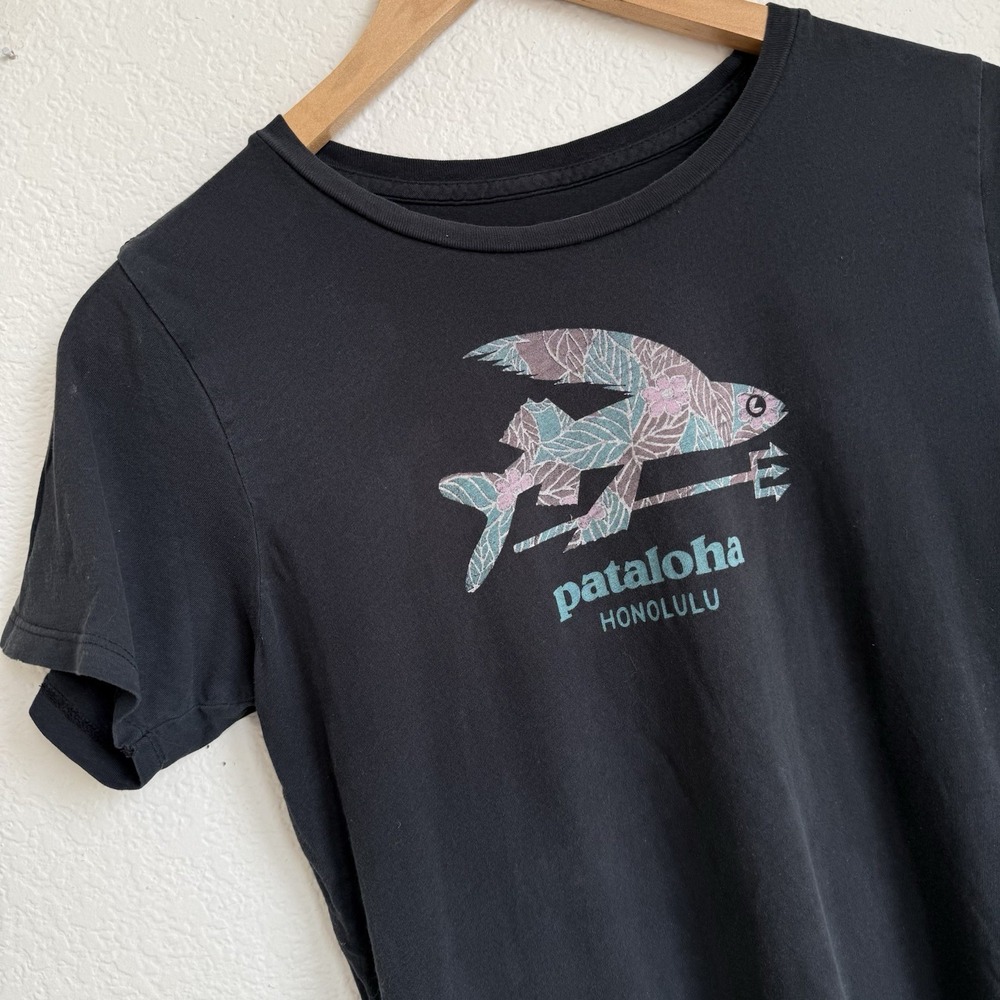 RARE Patagonia PATALOHA Tee Shirt Flying Fish Womens S Faded Black USA